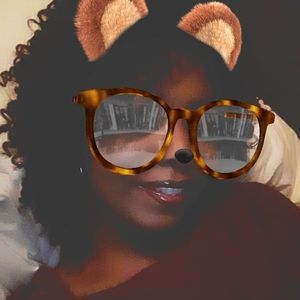 Meet your Posher, Crystal